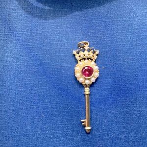 pendant key&crown